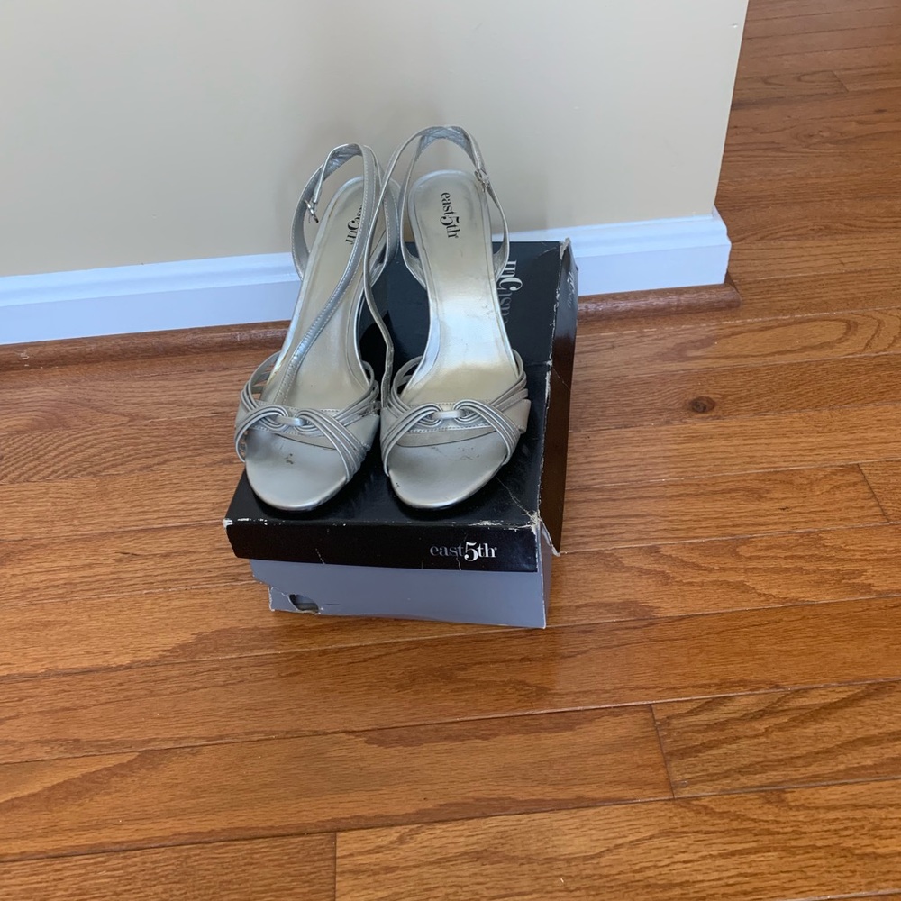 Sandals - Picture 2 of 3